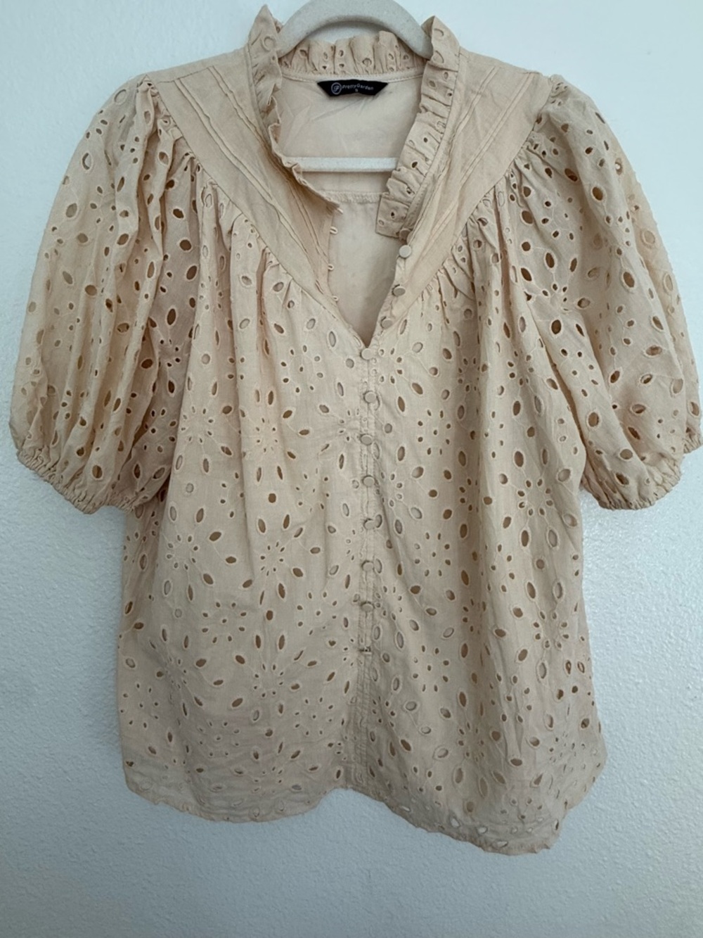 Broderie Anglaise Puff Sleeve Blouse in Beige
